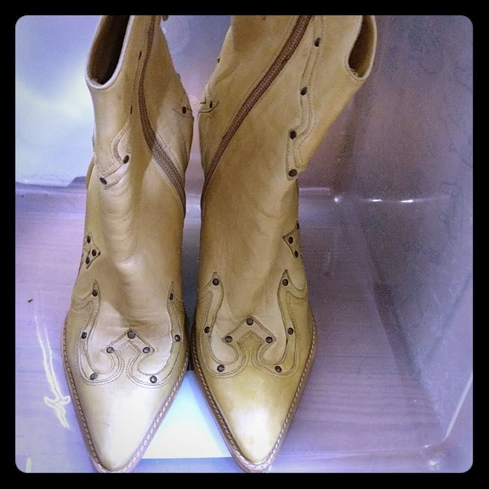 Lamb skin BCBG boots, Vintage! Buttery Soft Leather!
